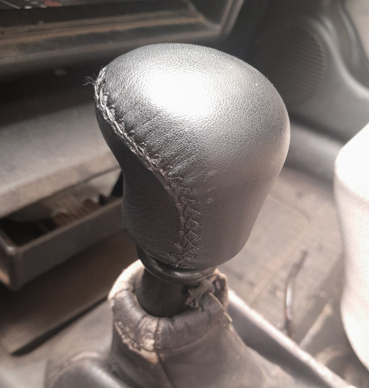 Gear shift knob without logo (leather) for Opel Vectra B 1995-2002 - image 1