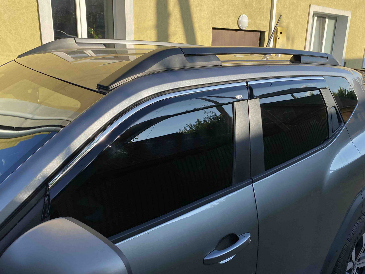 Window deflectors with chrome trim (4 pcs, Niken) for Dacia Duster 2024- - image 1