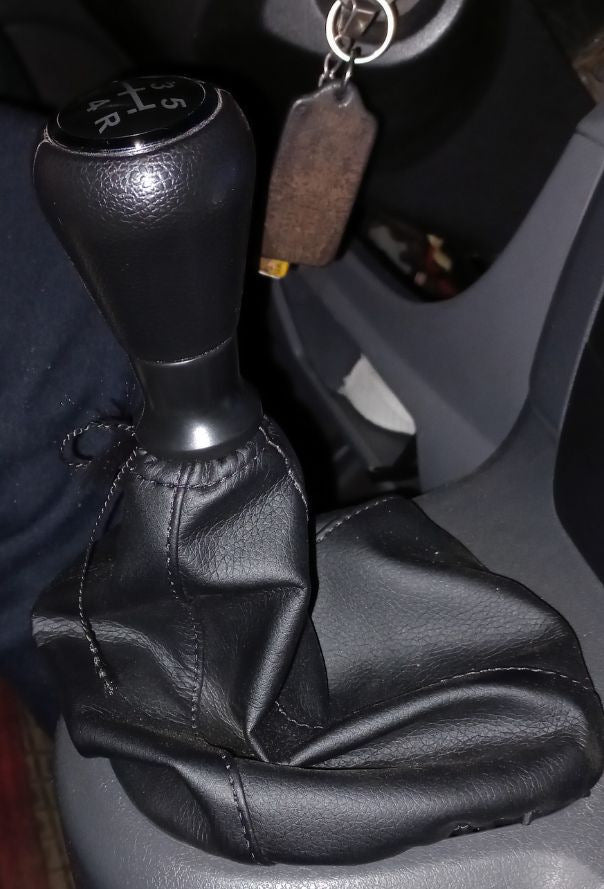 Universal Gear Shift Cover (Leatherette) - image 4