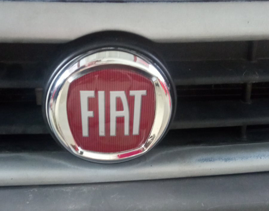 Emblem (red V2, self-adhesive) for Fiat - image 3