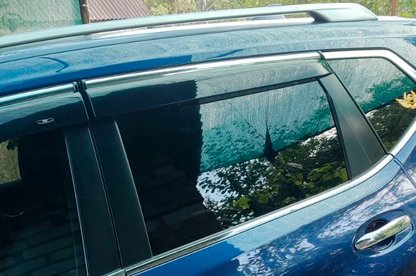 Window deflectors with chrome trim (4 pcs, HIC) for Nissan X-trail T32/Rogue 2014-2021 - image 3
