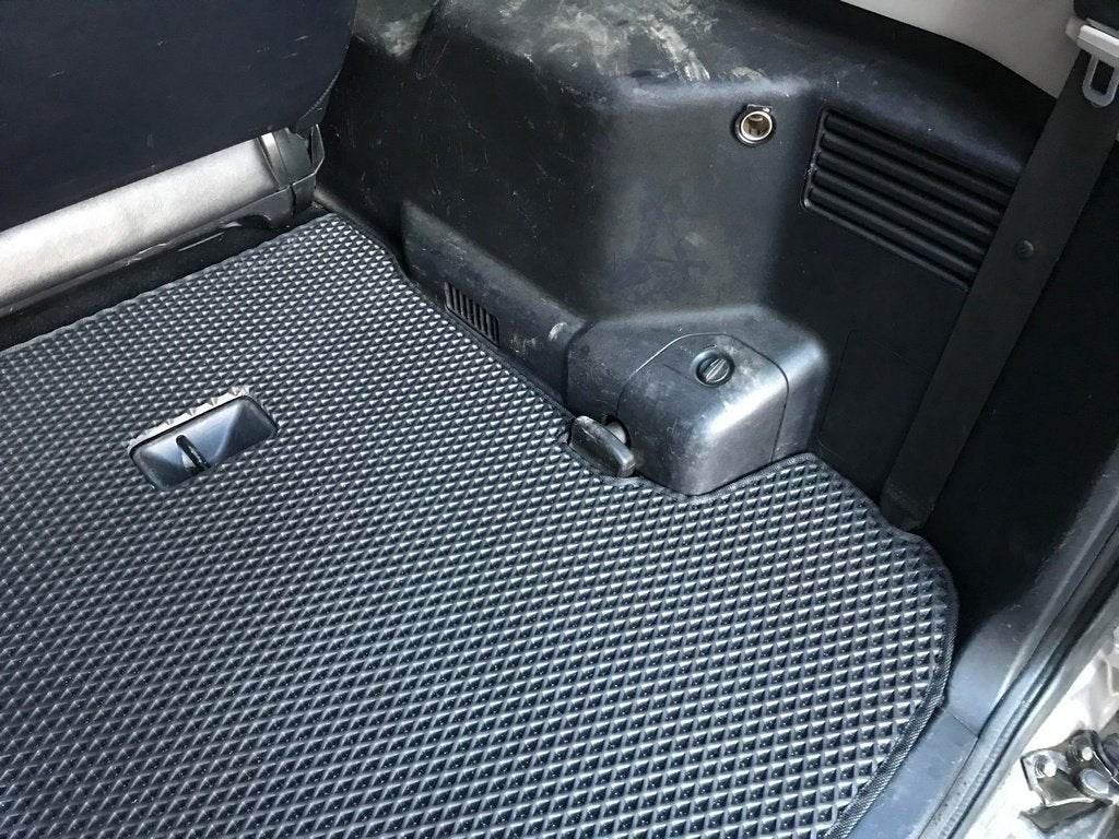 Trunk mat (EVA, Black) for Mitsubishi Pajero Wagon III - Reelken Auto