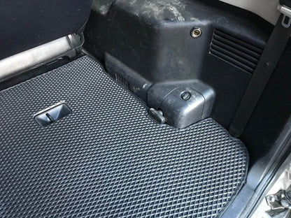 Trunk mat (EVA, Black) for Mitsubishi Pajero Wagon III - Reelken Auto