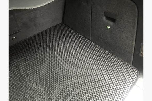 Trunk mat V1 (EVA, black) for Volkswagen Touareg 2010-2018 - Reelken Auto
