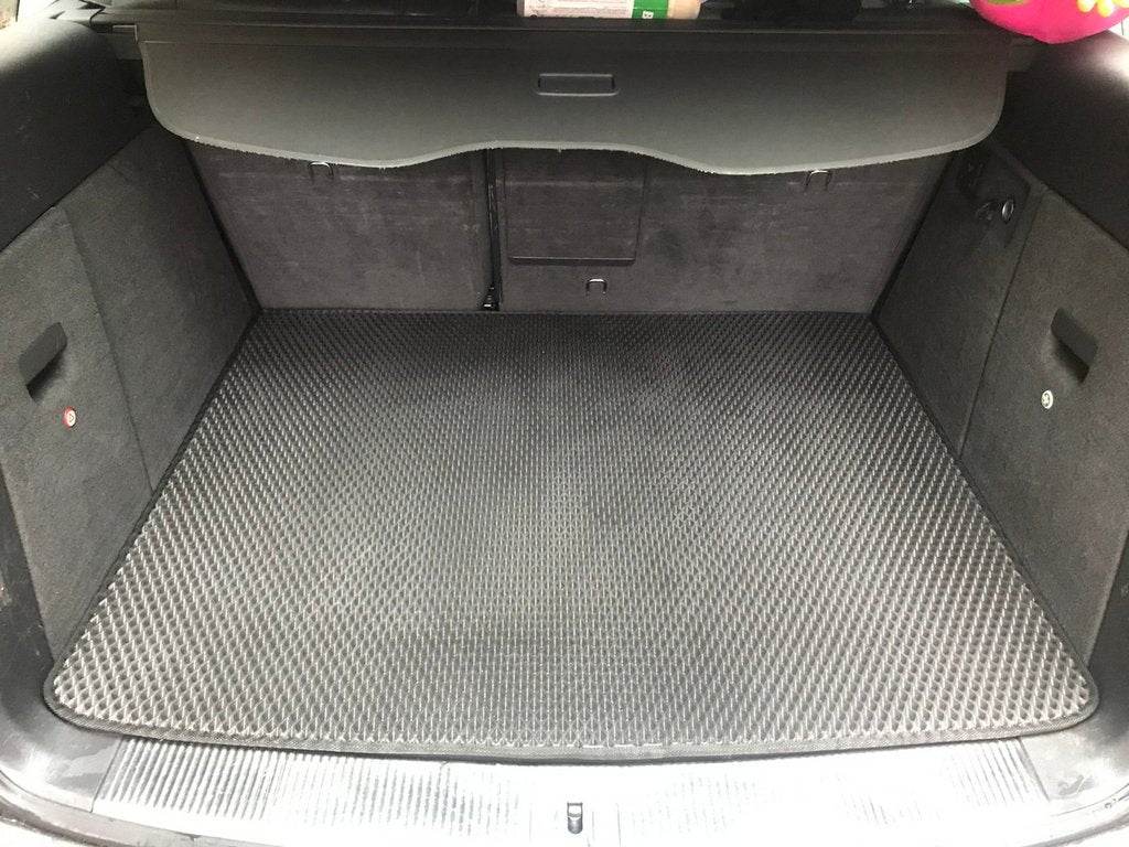 Trunk mat V1 (EVA, black) for Volkswagen Touareg 2002-2010 - Reelken Auto