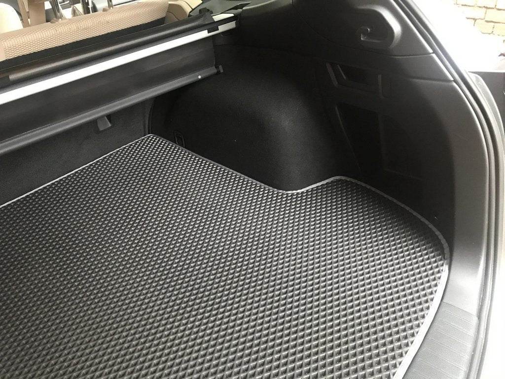 Trunk mat (black, EVA) for Subaru Outback 2014-2019 - Reelken Auto