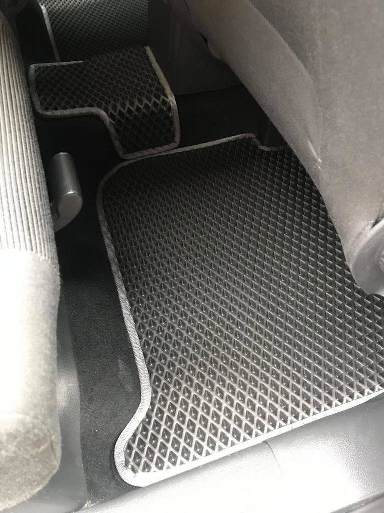 EVA Floor Mats (black) for Volkswagen Touran 2003-2010 - image 3