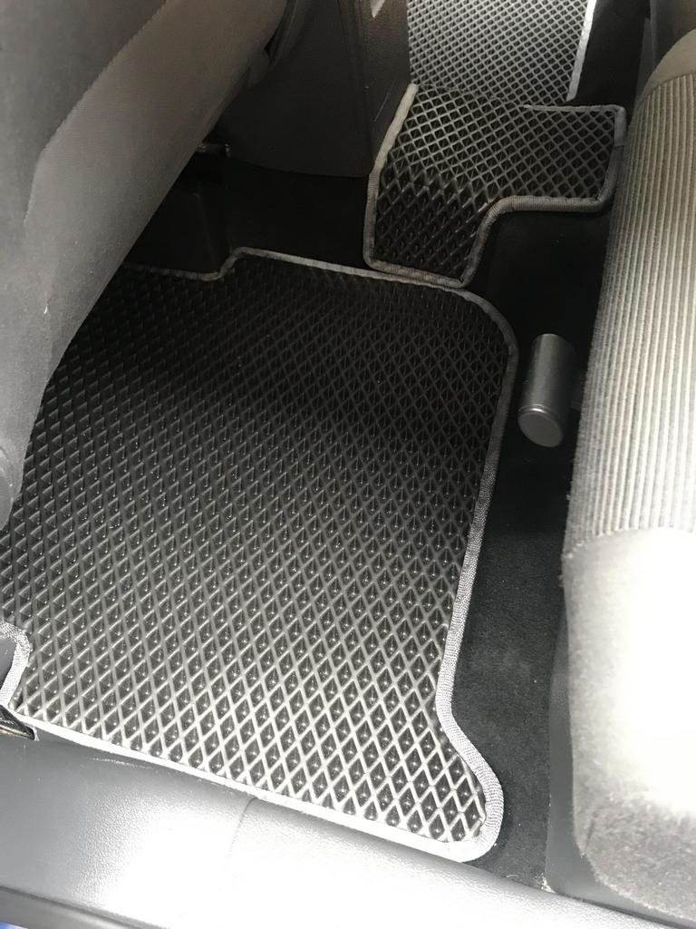 EVA mats (black) for Volkswagen Touran 2003-2010 - Reelken Auto