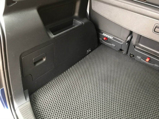 Trunk mat (EVA, 5 seats, black) for Volkswagen Touran 2010-2015 - Reelken Auto