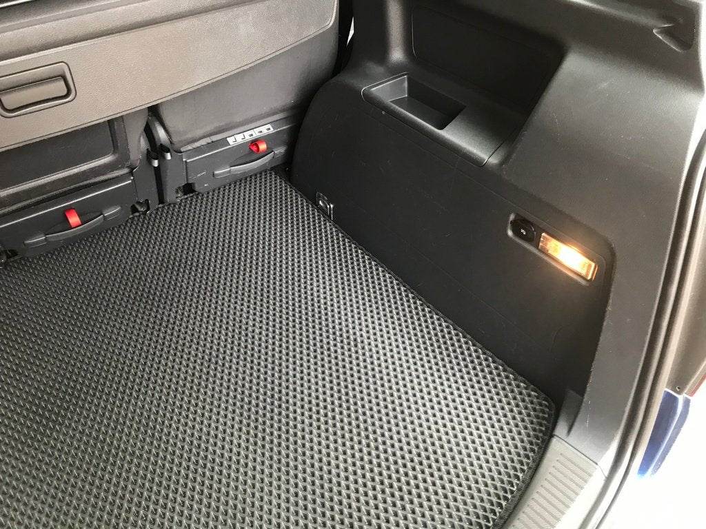 Trunk mat (EVA, 5 seats, black) for Volkswagen Touran 2003-2010 - Reelken Auto