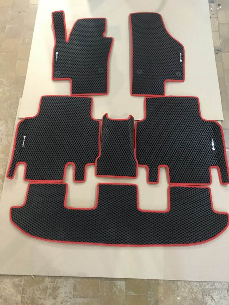 Polyurethane mats (3 rows, EVA, black) for Volkswagen Sharan 2010↗ - Reelken Auto