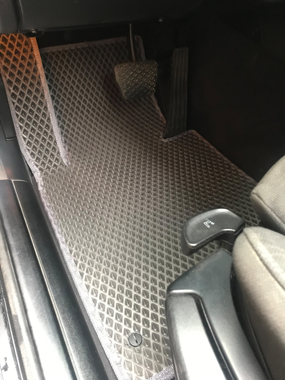 EVA Floor Mats (black) for BMW 3 Series E-46 1998-2006 - image 1