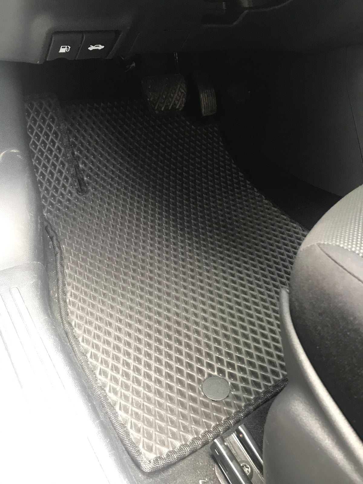 EVA Floor Mats (black) for Nissan Juke 2010-2019 - image 1