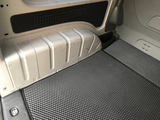 Trunk Mat V1 MAXI (EVA, Black) for Volkswagen Caddy 2004-2010 - image 2