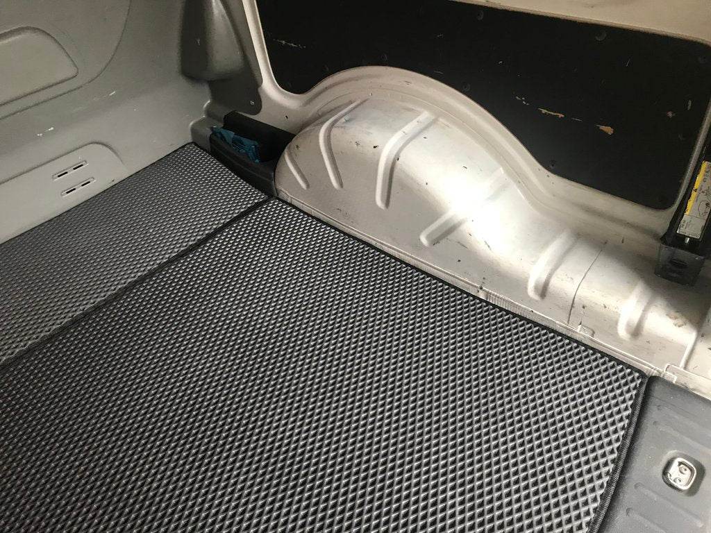 Trunk mat V1 MAXI (EVA, black) for Volkswagen Caddy 2010-2015 - Reelken Auto
