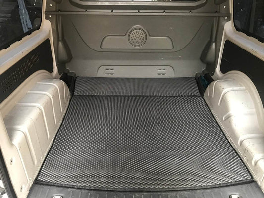 Trunk mat V1 MAXI (EVA, black) for Volkswagen Caddy 2004-2010 - Reelken Auto