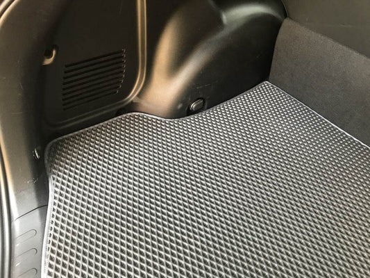 Trunk mat with rolling (EVA, black) for Toyota Rav 4 2013-2018 - Reelken Auto