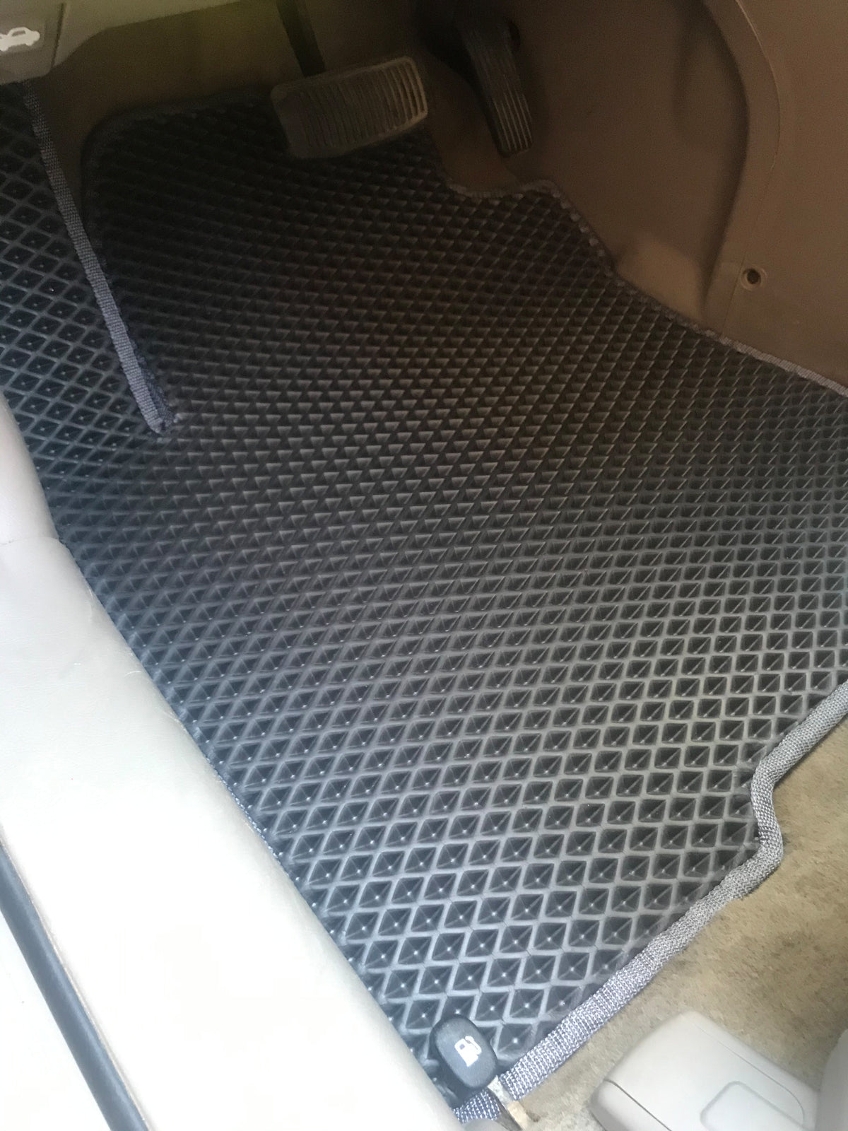 EVA Floor Mats (black) for Hyundai Tucson JM 2004- - image 1