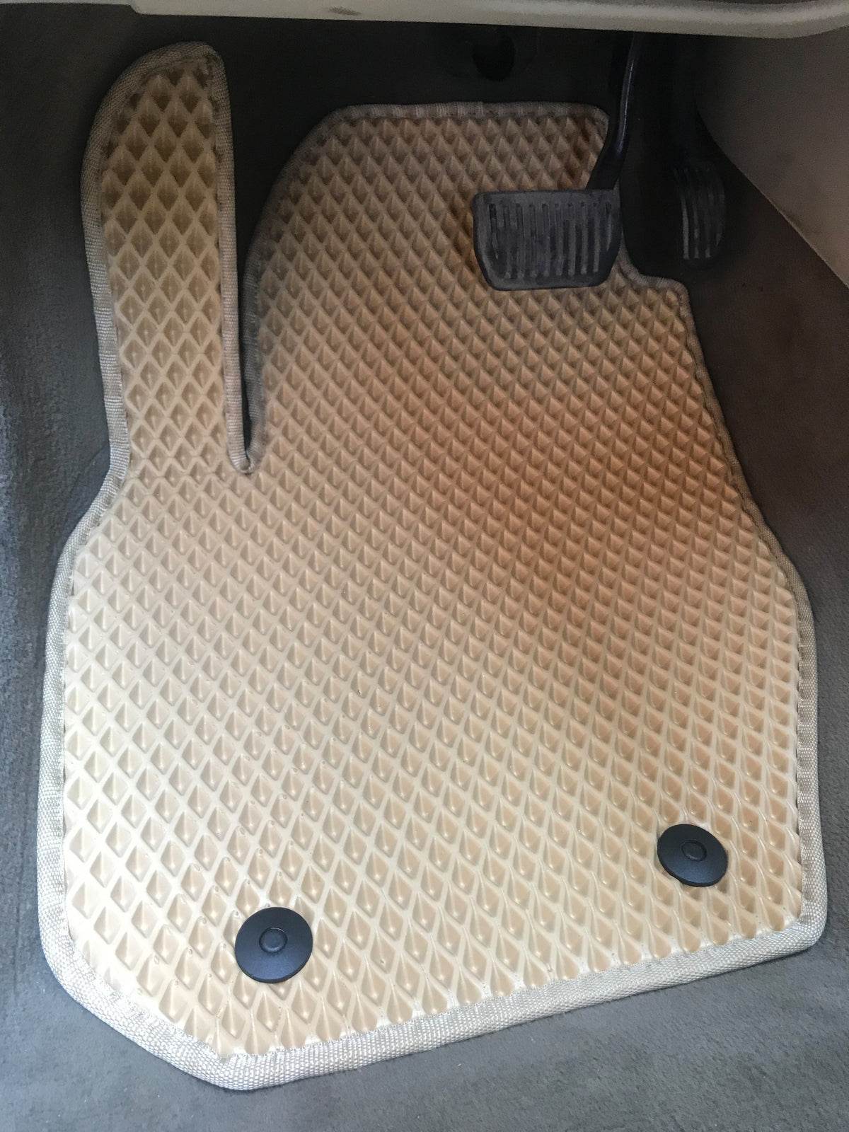 EVA mats (beige) for Volvo XC60 2009-2017 - Reelken Auto