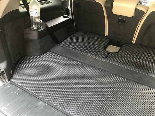 Trunk mat with 3 parts (EVA, black) for Volvo XC90 2002-2014 - Reelken Auto