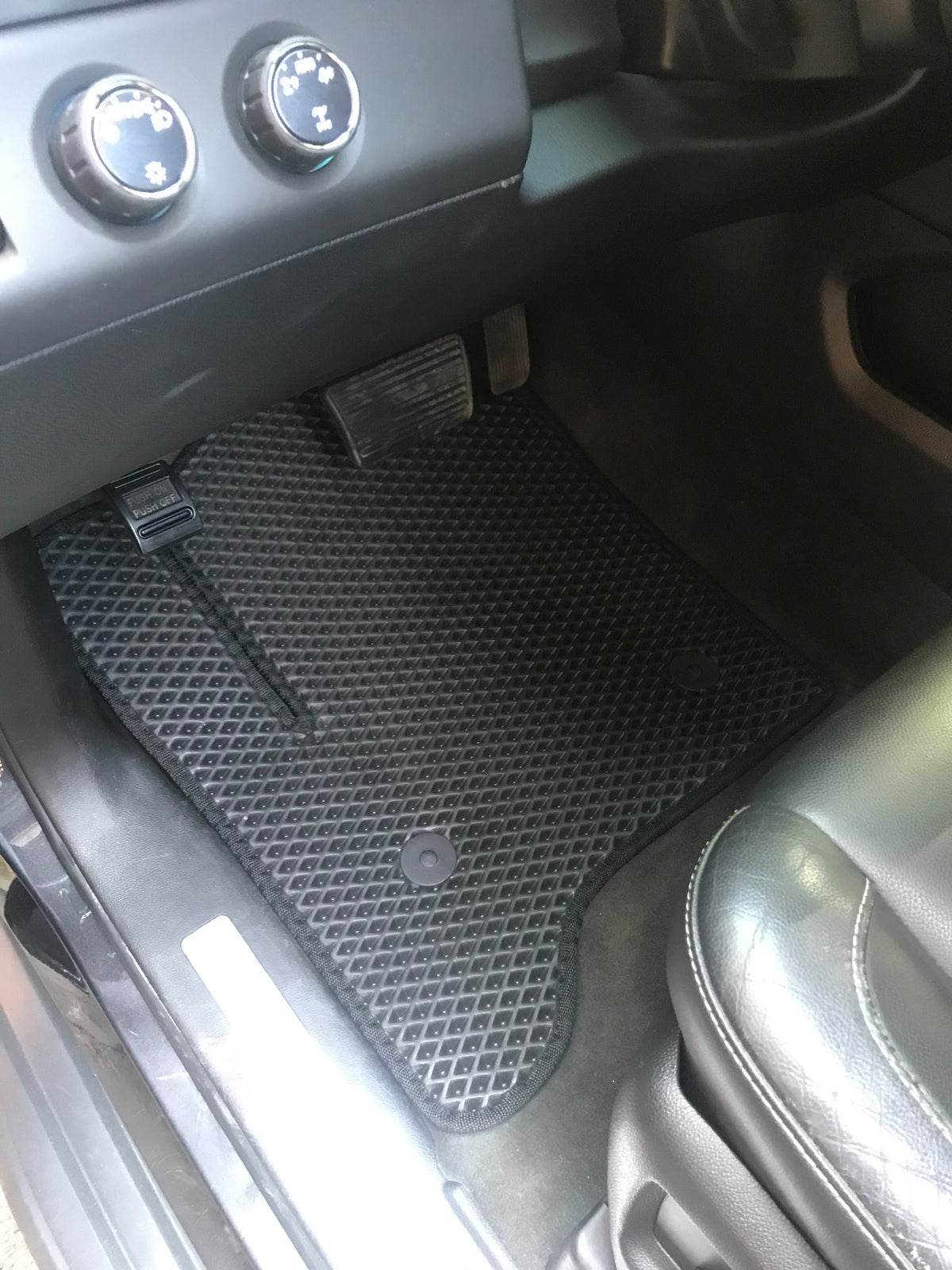 3-row polyurethane mats (EVA, black) for Chevrolet Suburban 2014-2019 - Reelken Auto
