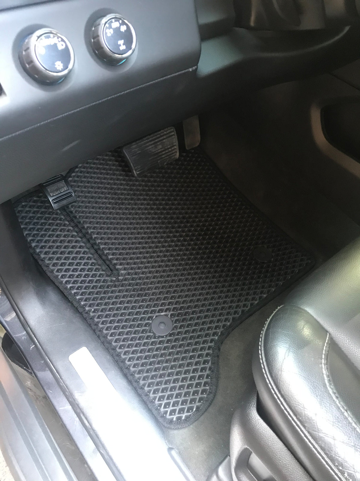 Polyurethane Floor Mats 3 Rows (EVA, Black) for Chevrolet Suburban 2014-2019 - image 1