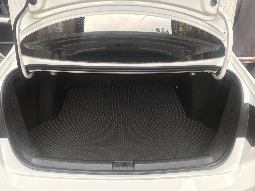 Trunk mat (EVA, black) for Volkswagen Jetta 2011-2018 - Reelken Auto