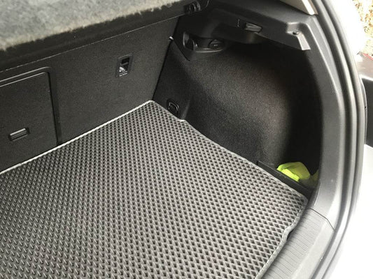 Trunk mat (HB, EVA, black) for Volkswagen Golf 7/E-Golf - Reelken Auto