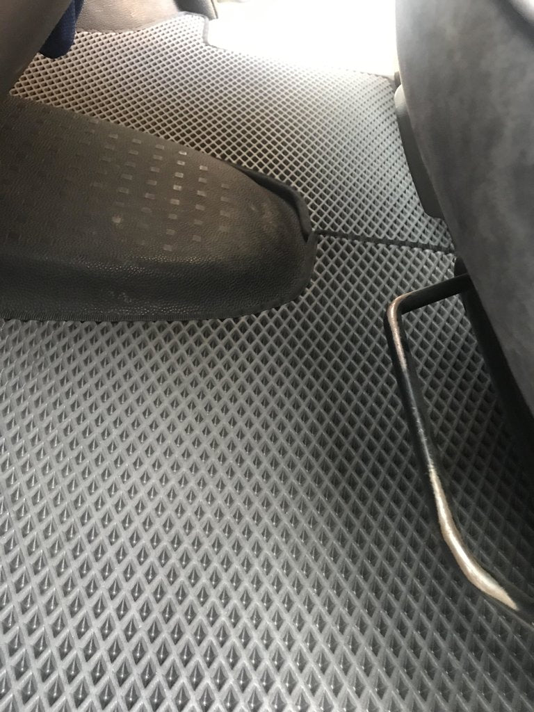 EVA Floor Mats (black, front, for 2+1) for Volkswagen T5 Caravelle 2004-2010 - image 3