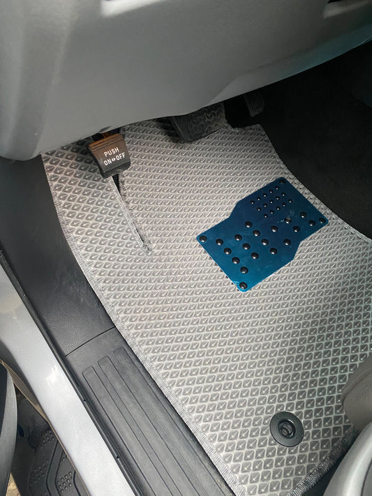 3-row polyurethane mats (EVA, gray) for Toyota Sequoia 2007-2022 - image 1