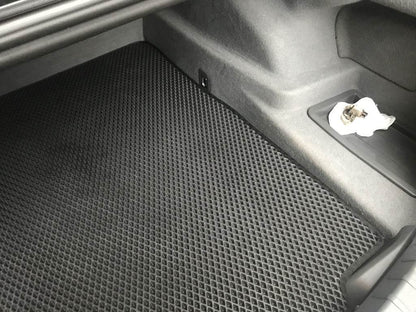 Trunk mat (EVA, black) for BMW 7 series F01/F02 - Reelken Auto