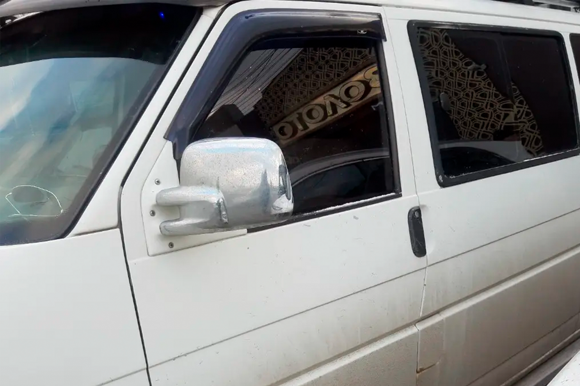 Window Deflectors (2 pcs, HIC) for Volkswagen T4 Caravelle/Multivan 1990-2003 - image 3
