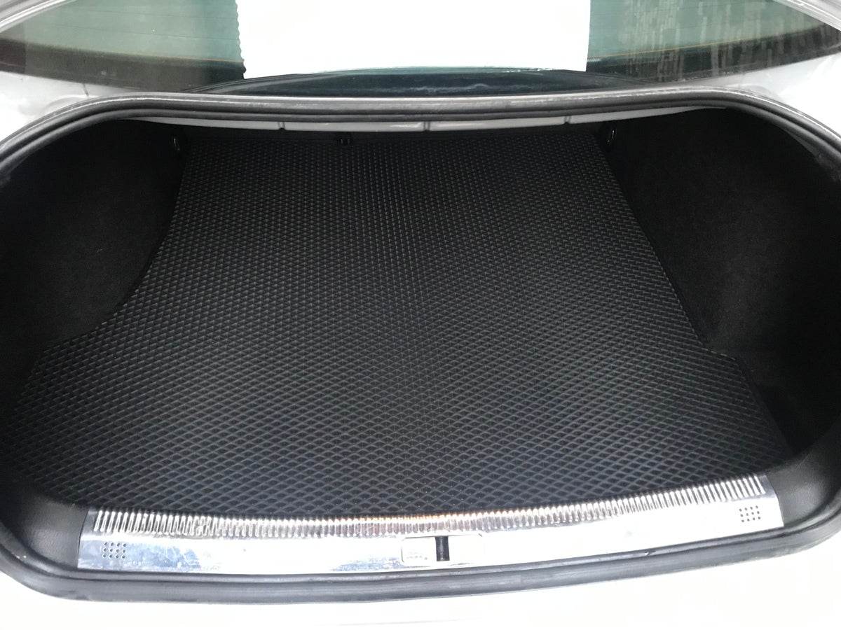 Trunk mat SD (EVA, black) for Volkswagen Passat B5 1997-2005 - Reelken Auto