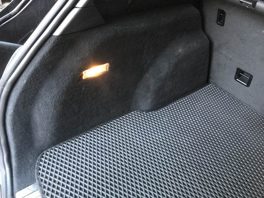 Trunk mat V2 (EVA, black) for Volkswagen Touareg 2010-2018 - Reelken Auto
