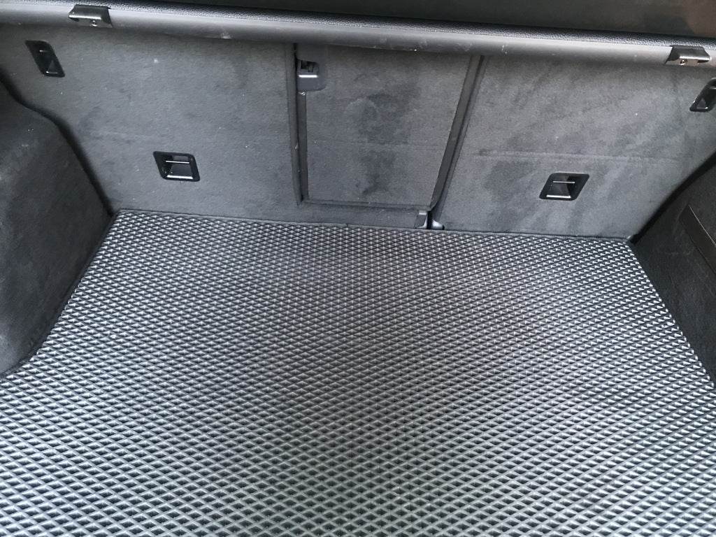 Trunk mat V2 (EVA, black) for Volkswagen Touareg 2010-2018 - Reelken Auto