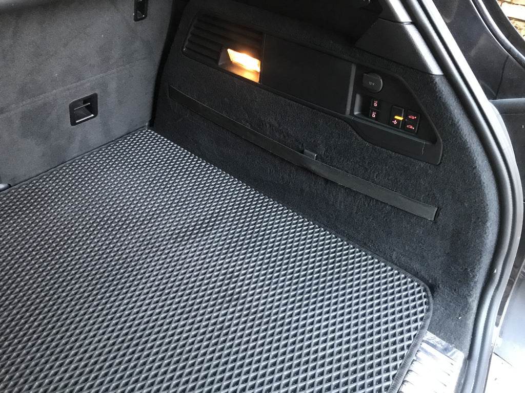 Trunk mat V2 (EVA, black) for Volkswagen Touareg 2010-2018 - Reelken Auto