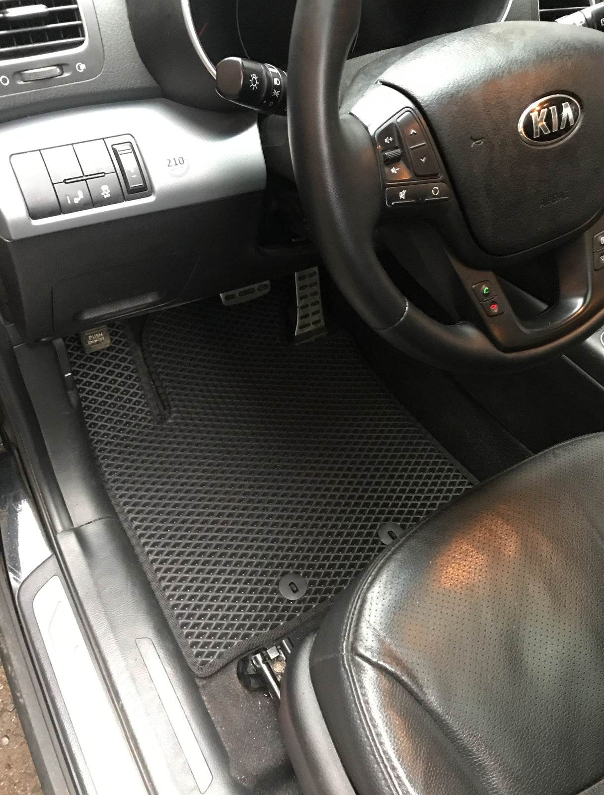 Floor mats 2012-2014 (EVA, black) for Kia Sorento II XM 2009-2014 - Reelken Auto