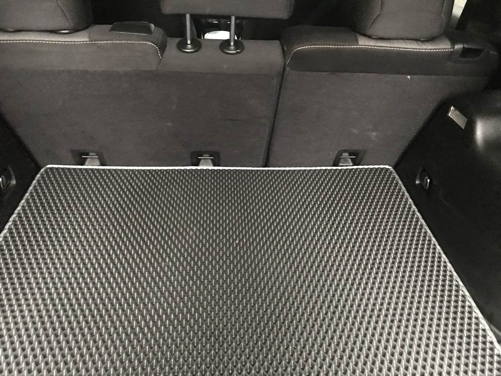 Trunk mat (EVA, black) for Jeep Cherokee KL 2013↗ - Reelken Auto