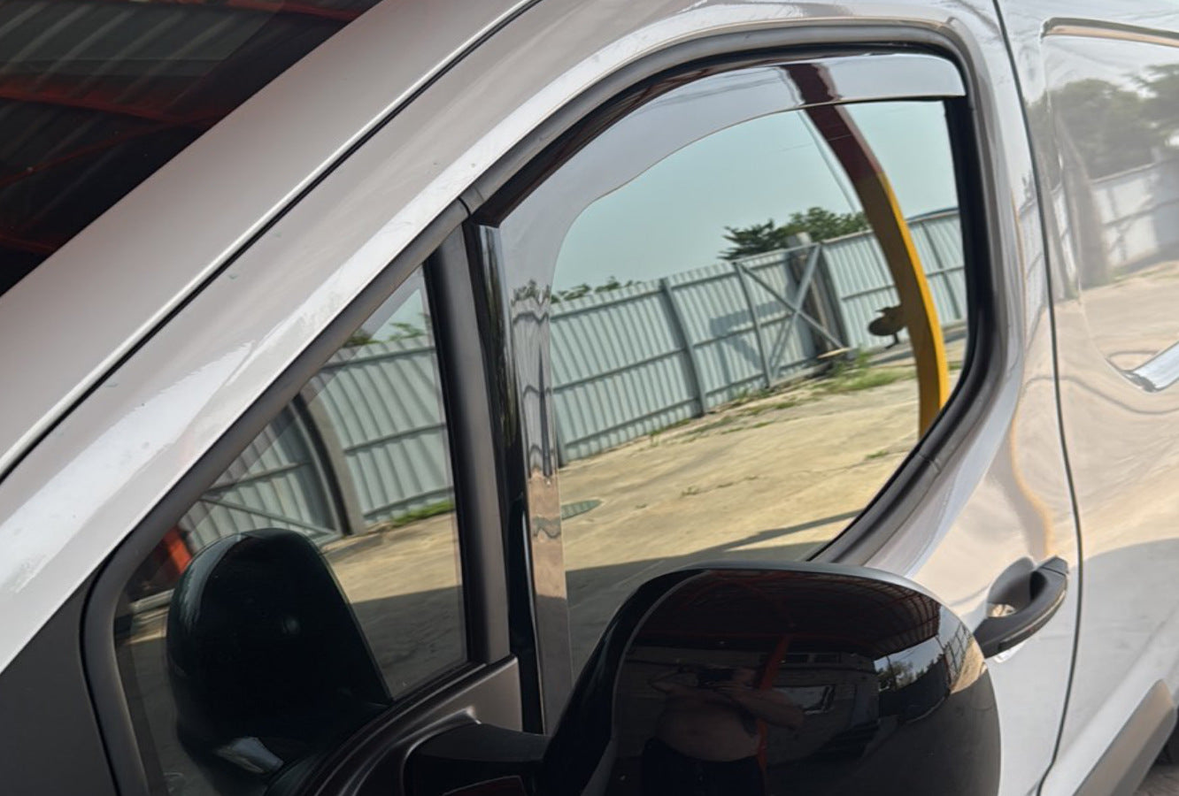 In-Channel Wind Deflectors Niken Luxury (2 pcs) for Fiat Doblo III 2023- - image 1