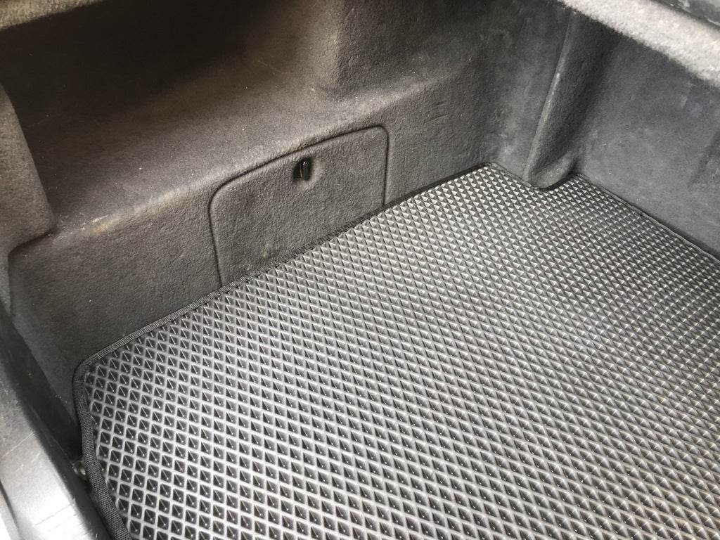 Trunk mat (Short, EVA, black) for Mercedes S-class W220 - Reelken Auto