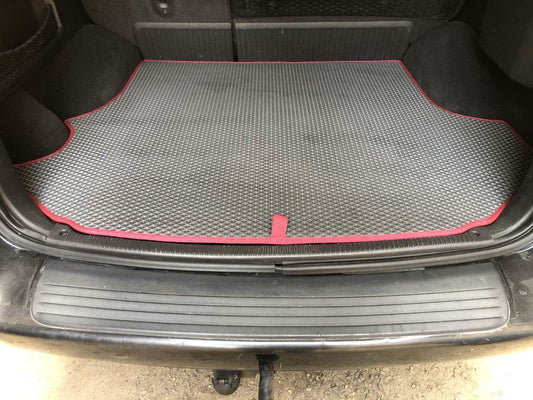 Trunk mat (EVA, black) for Jeep Grand Cherokee WJ 1999-2004 - Reelken Auto