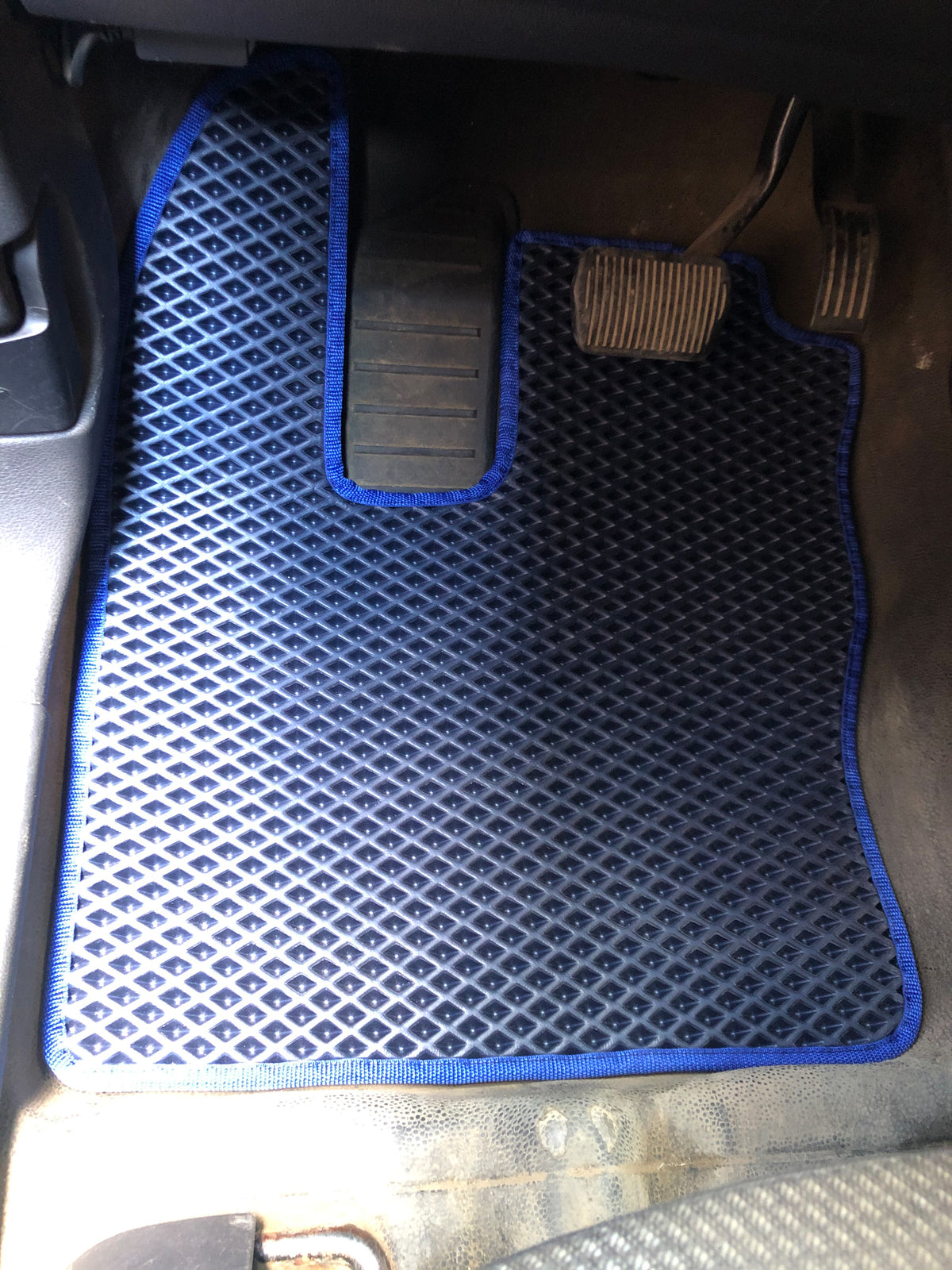 EVA Floor Mats (Automatic, Black) for Ford Connect 2014-2021 - image 1