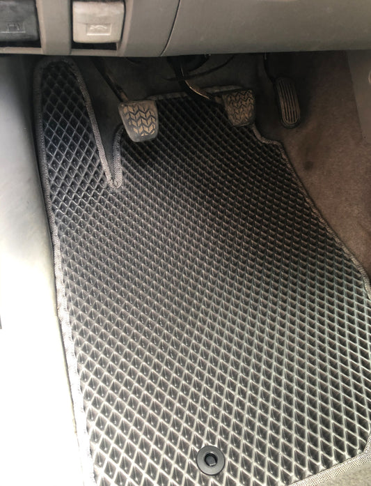 EVA Floor Mats V1 (black) for Toyota Hilux 2006-2015 - image 1