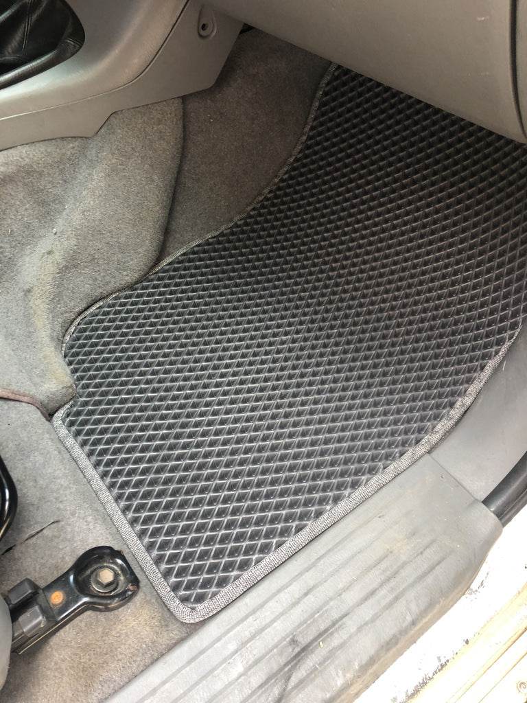 EVA mats (black) for Toyota Hilux 2006-2015 - Reelken Auto