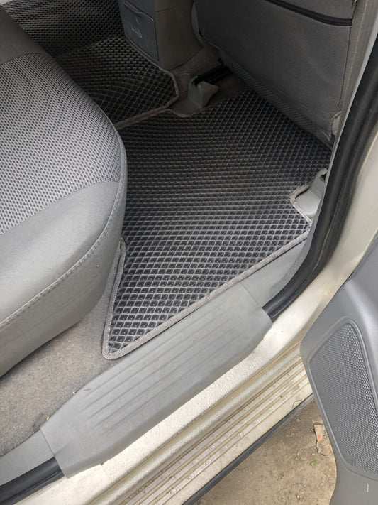 EVA Floor Mats V1 (black) for Toyota Hilux 2006-2015 - image 2