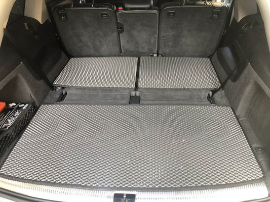 Trunk mat 3 parts (EVA, black) (7 seats) for Audi Q7 2005-2015 - Reelken Auto