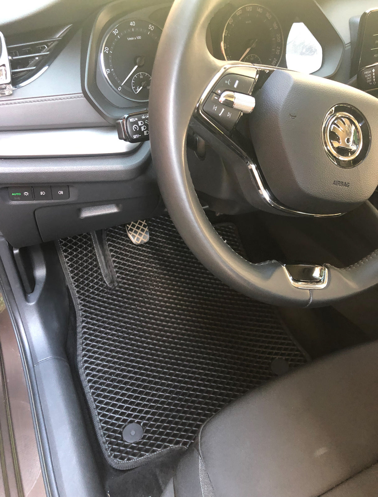 EVA Floor Mats (black) for Skoda Octavia IV A8 2020- - image 1