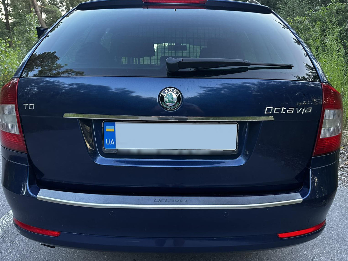 Chrome trim above license plate Carmos (stainless steel) for Skoda Octavia II A5 2010-2013 - image 6