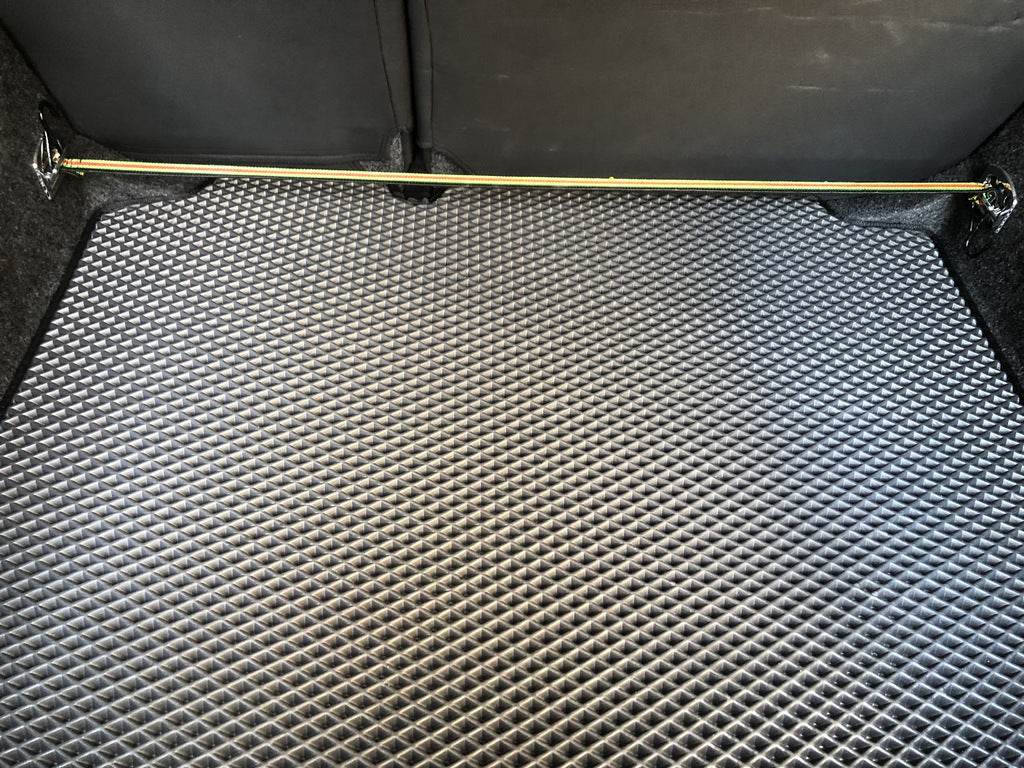 Trunk mat (HB, EVA, black) for Volkswagen Golf 4 - Reelken Auto