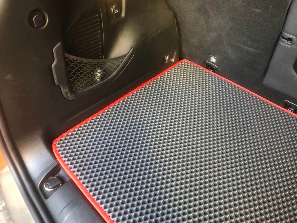 Trunk mat (EVA, black) for Jeep Renegade - Reelken Auto